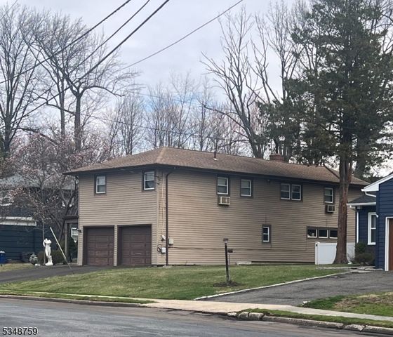 40 Essex Rd, Maplewood Twp., NJ 07040