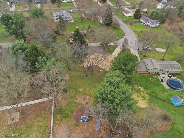 7622 Marelis Avenue NE, Canton, OH 44721