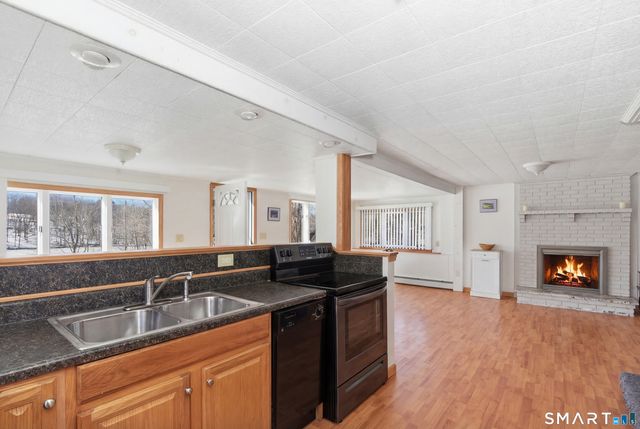 291 East Quasset Road, Woodstock, CT 06281