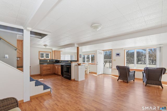 291 East Quasset Road, Woodstock, CT 06281