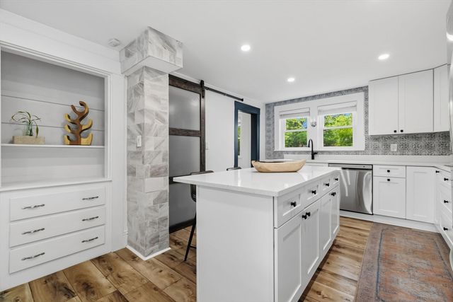 12 Lakeview Ave, Reading, MA 01867