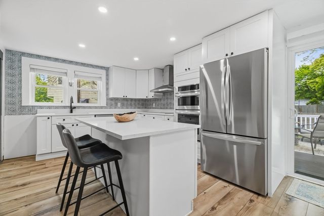 12 Lakeview Ave, Reading, MA 01867