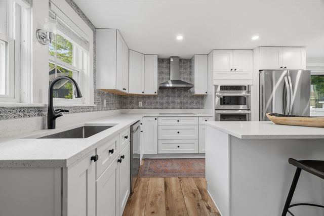 12 Lakeview Ave, Reading, MA 01867