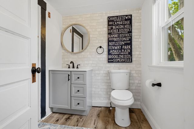 12 Lakeview Ave, Reading, MA 01867