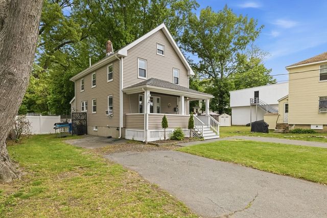 12 Lakeview Ave, Reading, MA 01867