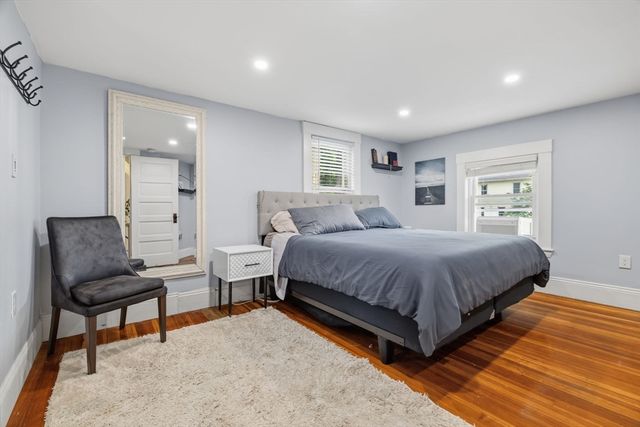 12 Lakeview Ave, Reading, MA 01867