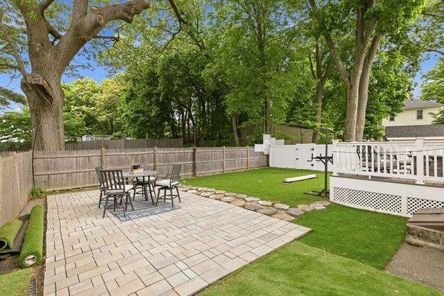 12 Lakeview Ave, Reading, MA 01867
