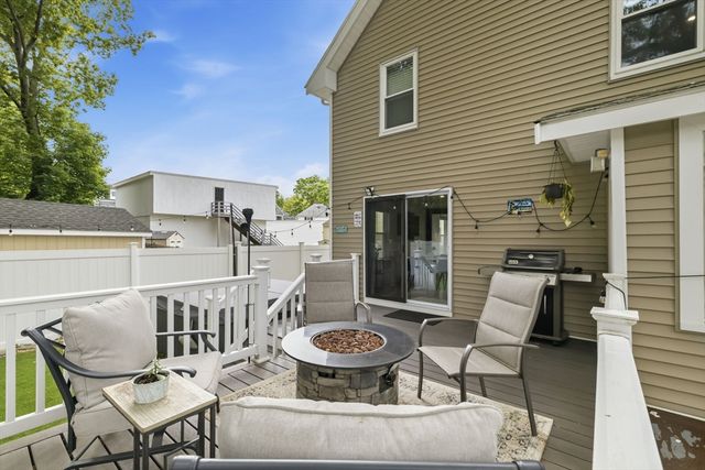 12 Lakeview Ave, Reading, MA 01867