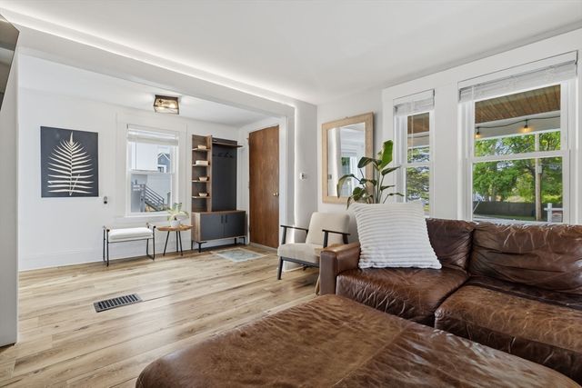 12 Lakeview Ave, Reading, MA 01867