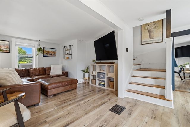 12 Lakeview Ave, Reading, MA 01867