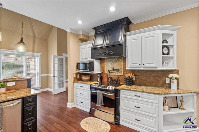 300 Cheshire Drive, Warner Robins, GA 31088