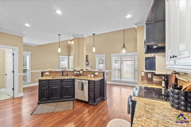 300 Cheshire Drive, Warner Robins, GA 31088
