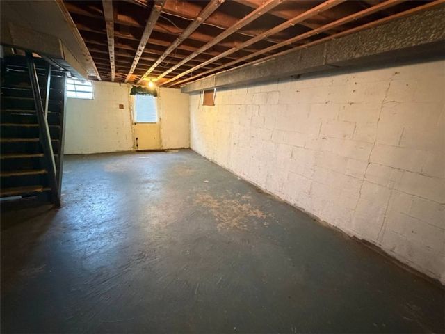 432 Mary St, Jeannette, PA 15644