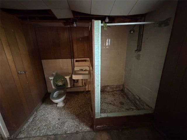 432 Mary St, Jeannette, PA 15644