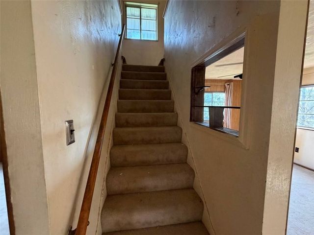 432 Mary St, Jeannette, PA 15644
