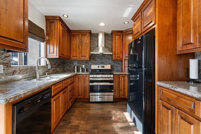 801 Nash Road B10, Hollister, CA 95023