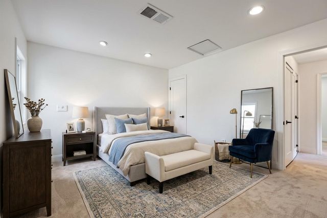 801 Nash Road B10, Hollister, CA 95023