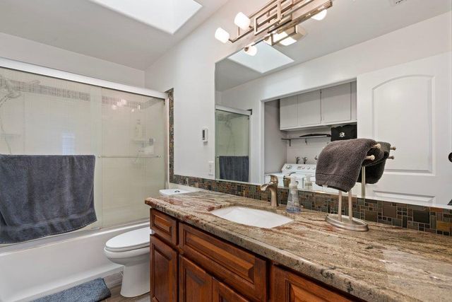 801 Nash Road B10, Hollister, CA 95023