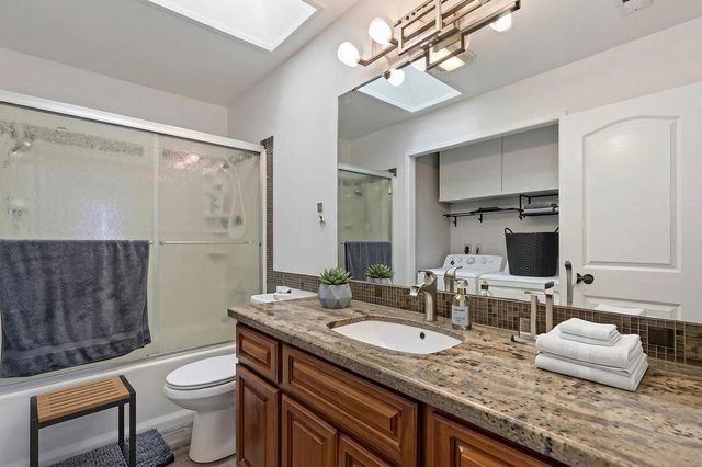 801 Nash Road B10, Hollister, CA 95023