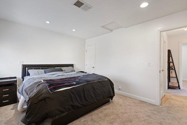 801 Nash Road B10, Hollister, CA 95023