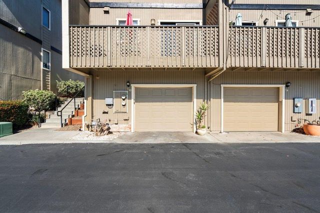 801 Nash Road B10, Hollister, CA 95023
