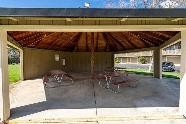 801 Nash Road B10, Hollister, CA 95023