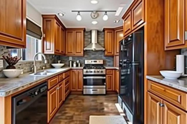 801 Nash Road B10, Hollister, CA 95023