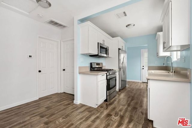 2736 S Cloverdale Avenue, Los Angeles, CA 90016