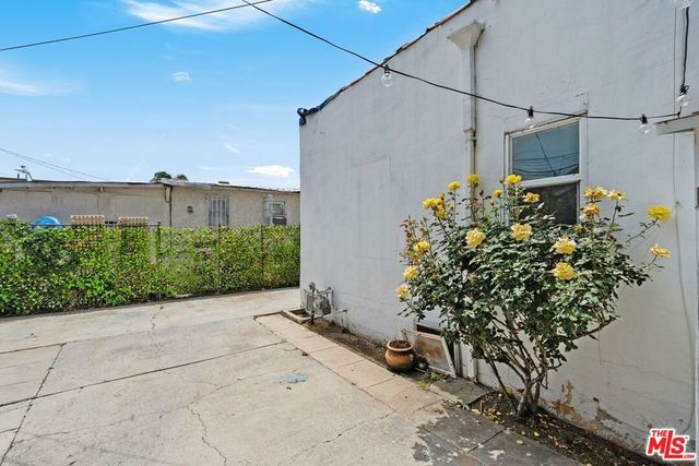 2736 S Cloverdale Avenue, Los Angeles, CA 90016