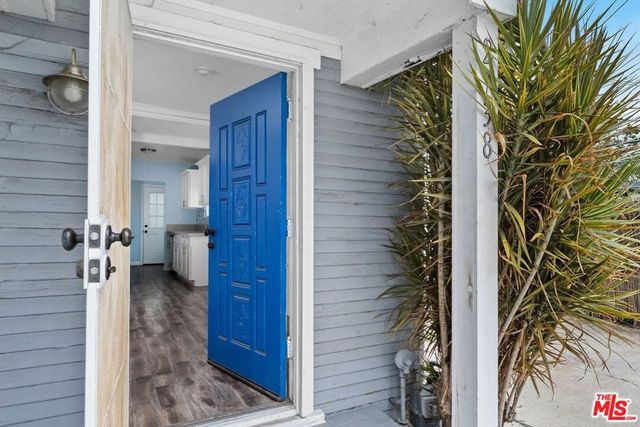 2736 S Cloverdale Avenue, Los Angeles, CA 90016