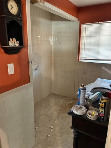 1305 NW Smith Ave, Lawton, OK 73507