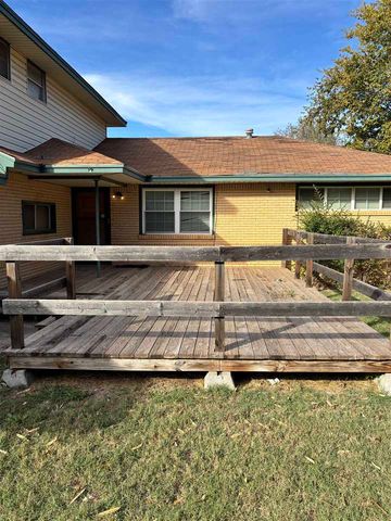 1305 NW Smith Ave, Lawton, OK 73507