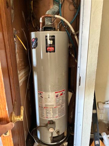 1305 NW Smith Ave, Lawton, OK 73507