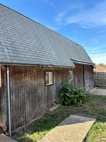 1305 NW Smith Ave, Lawton, OK 73507