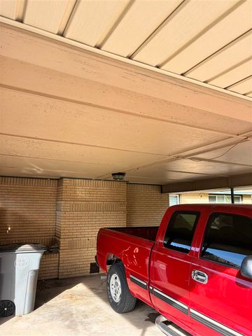 1305 NW Smith Ave, Lawton, OK 73507