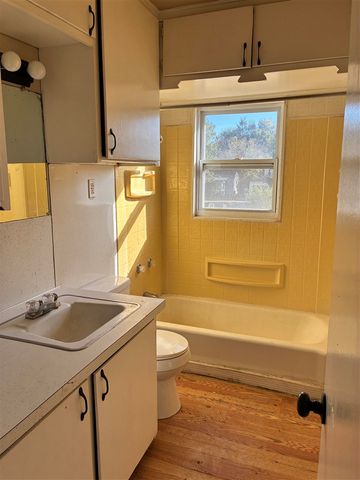 1305 NW Smith Ave, Lawton, OK 73507