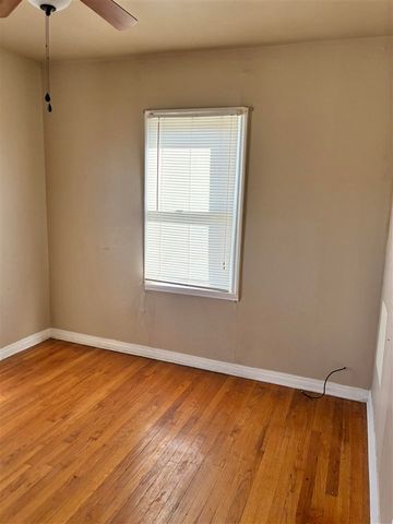 1305 NW Smith Ave, Lawton, OK 73507