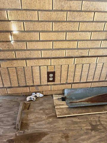 1305 NW Smith Ave, Lawton, OK 73507