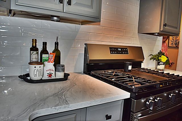 5670 W Longridge Drive, Seven Hills, OH 44131