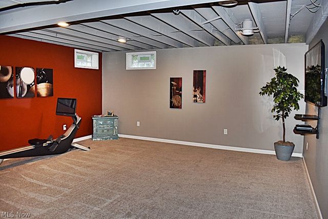 5670 W Longridge Drive, Seven Hills, OH 44131