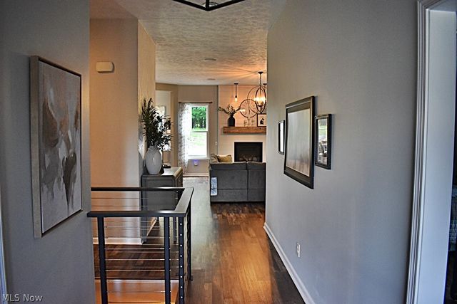 5670 W Longridge Drive, Seven Hills, OH 44131