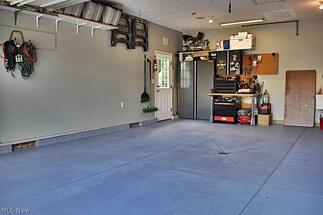 5670 W Longridge Drive, Seven Hills, OH 44131