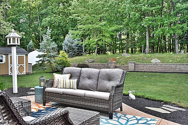 5670 W Longridge Drive, Seven Hills, OH 44131