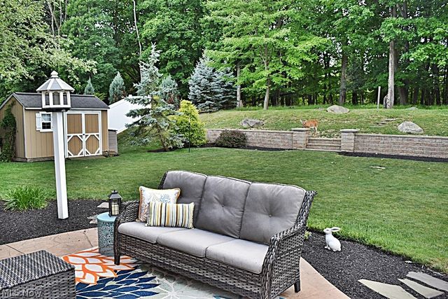 5670 W Longridge Drive, Seven Hills, OH 44131