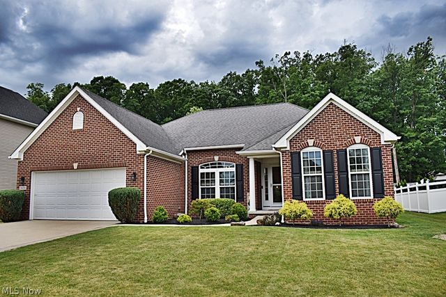 5670 W Longridge Drive, Seven Hills, OH 44131