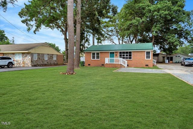 712 E 13th St Street, Roanoke Rapids, NC 27870
