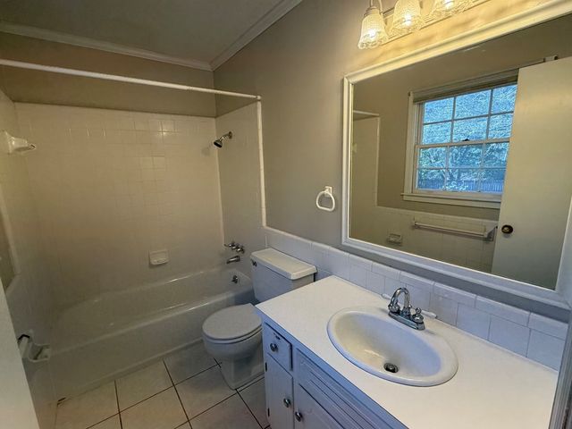 1506 Montcliff Dr, Dothan, AL 36303