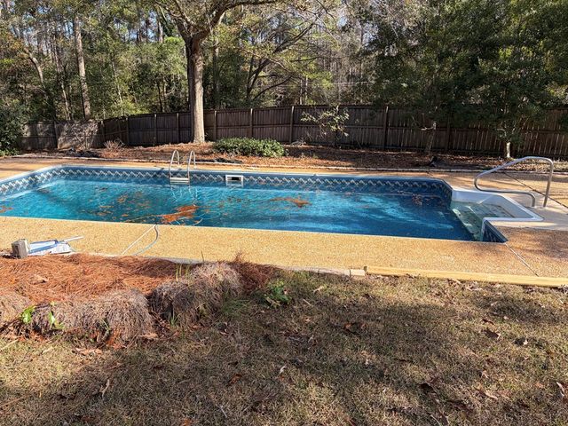 1506 Montcliff Dr, Dothan, AL 36303