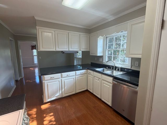 1506 Montcliff Dr, Dothan, AL 36303