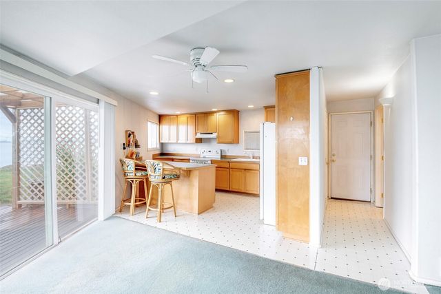 2711 Day Island Boulevard W, University Place, WA 98466